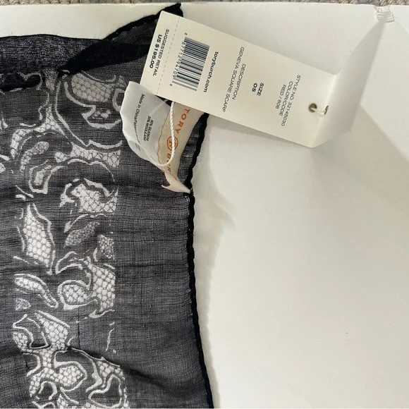 NWT Tory Burch Scarf Logo Design Geneva Square Scarf - Picture 5 of 12